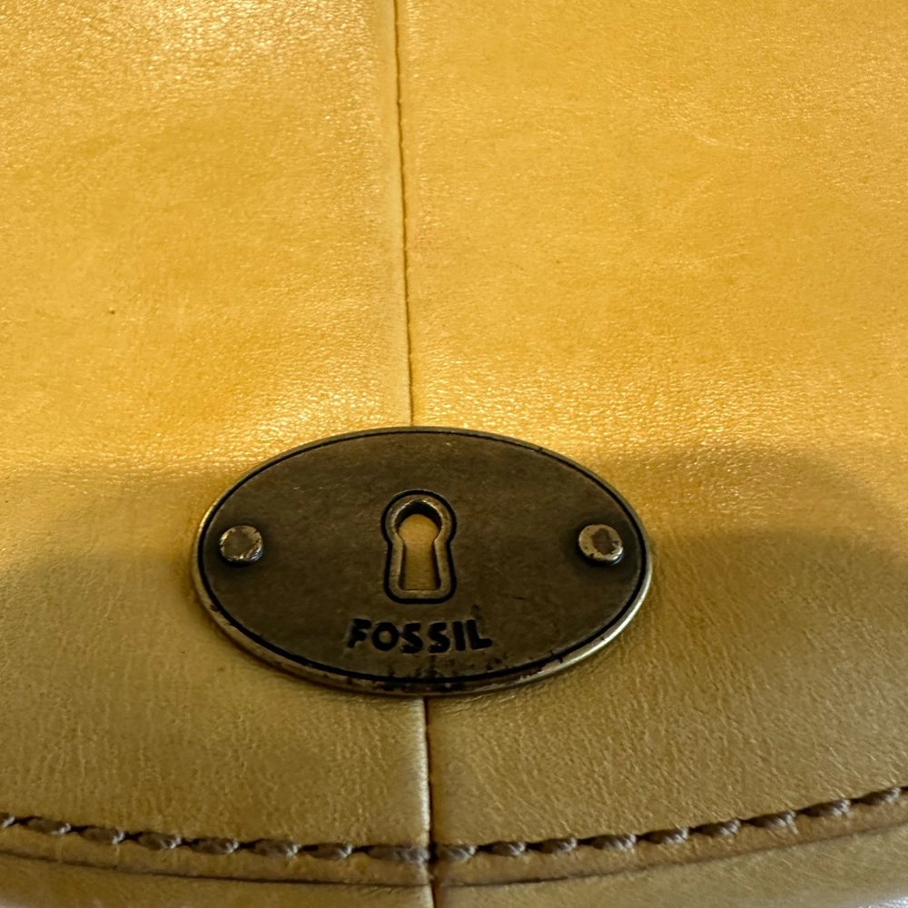 Fossil butter Yellow Leather Crossbody Bag - Picture 4 of 7